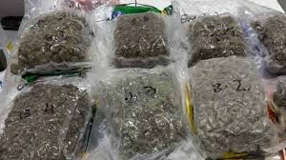 गुजरात में नशे पर बड़ी कार्रवाई: अहमदाबाद एयरपोर्ट से करोड़ों की ड्रग्स बरामद, 4 गिरफ्तार