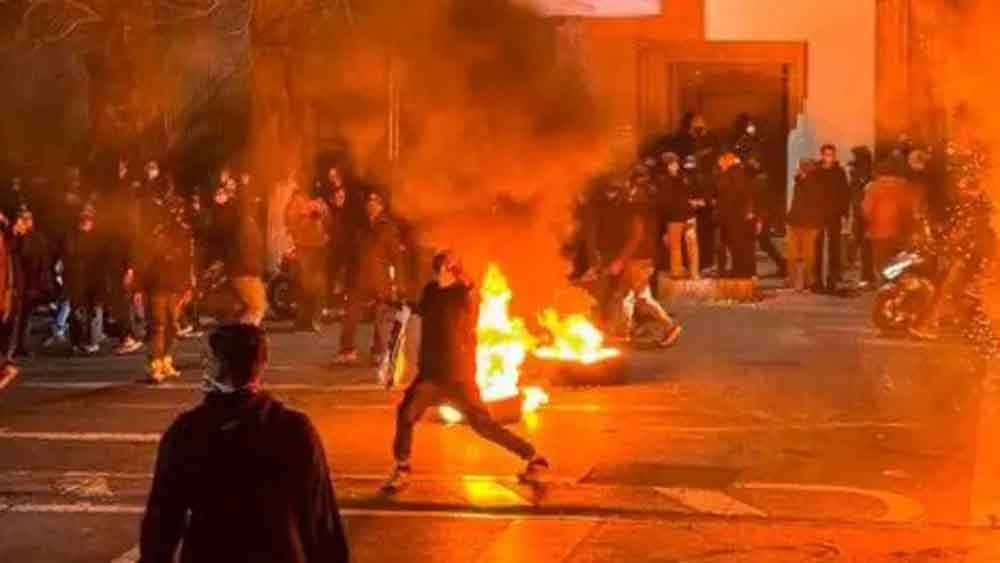 खून-खराबे के बीच भारत की सख्त चेतावनी, ईरान में 2000 मौतें, भारतीयों से तुरंत लौटने की अपील