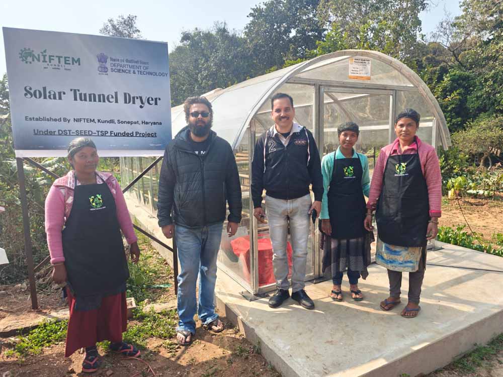 नवीकरणीय ऊर्जा से आजीविका सशक्तिकरण: जशपुर में सोलर टनल ड्रायर शुरू