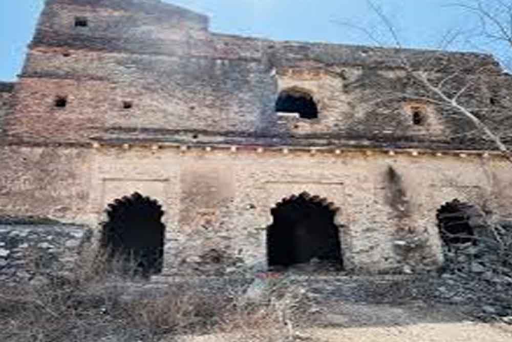 रकमगढ़ किले का अनसुलझा रहस्य: तात्या टोपे की शरणस्थली से काले सांप और भूतों की दहशत तक