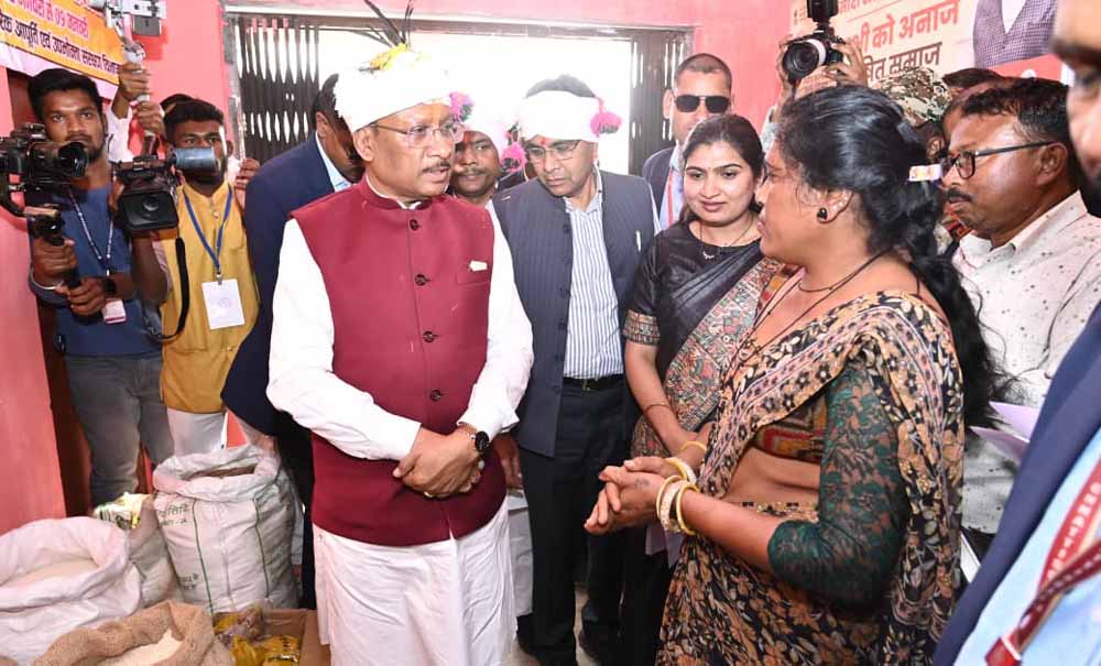 स्कूली बच्चों से किया संवाद कहा मन लगाकर करें पढ़ाई, खेलों पर भी दें ध्यान