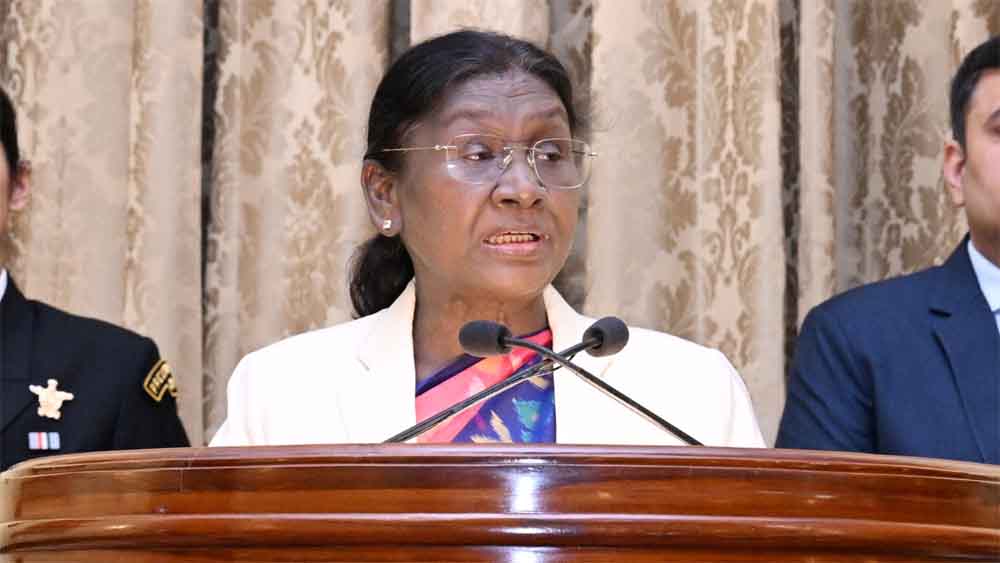 गरीबों के लिए 4 करोड़ घर, ‘ऑपरेशन सिंदूर’ पर बल: राष्ट्रपति मुर्मू ने अपने अभिभाषण में क्या बताया?