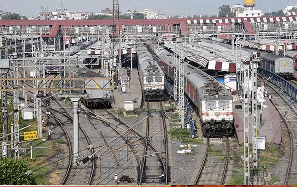 माघ मेले में श्रद्धालुओं के लिए खुशखबरी, प्रयाग स्टेशन पर रुकेंगी ये ट्रेनों, भारतीय रेलवे ने जारी की लिस्ट