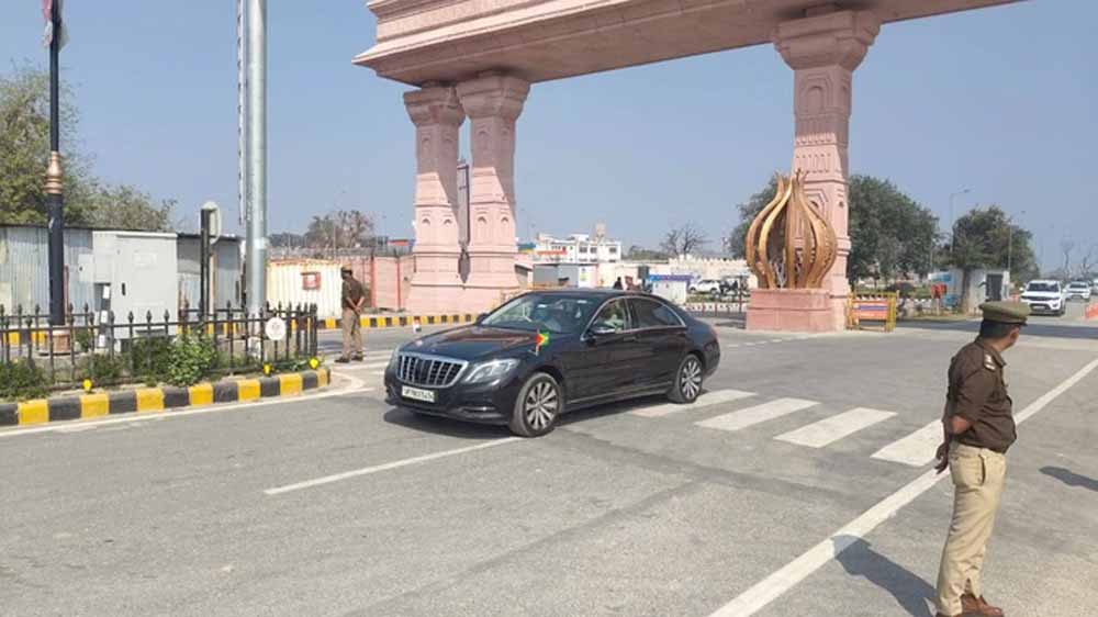 अयोध्या में अंतरराष्ट्रीय मेहमान: गुयाना के उपराष्ट्रपति ने किए रामलला के दर्शन, राम जन्मभूमि में लंबा प्रवास