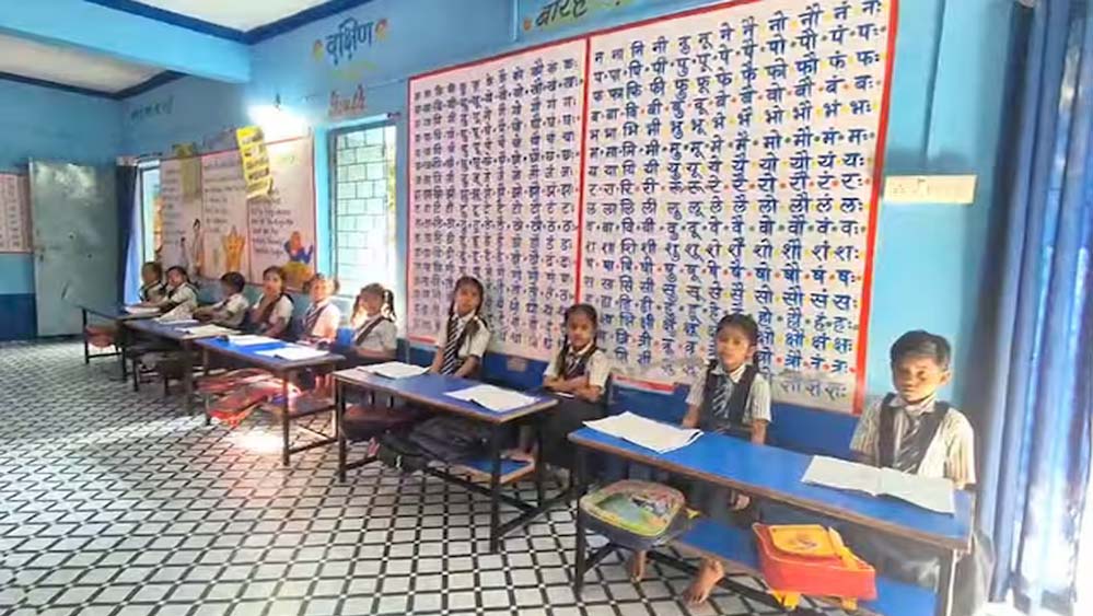 सरकारी स्कूल ने प्राइवेट को दी चुनौती, रतलाम के बच्चे बिना बैग आए और 40 तक के पहाड़े याद किए