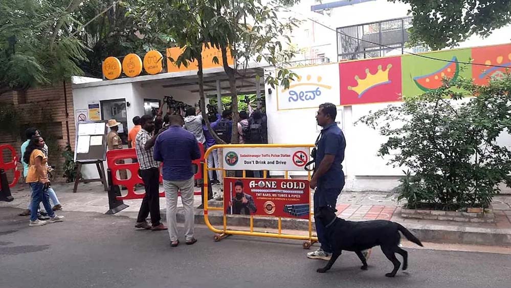 Ahmedabad के शैक्षणिक संस्थानों को बम धमकी, सुरक्षा बढ़ाई गई, इलाके में हड़कंप