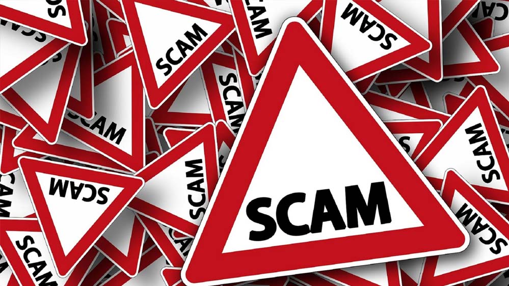 चिटफंड घोटाला उजागर, 300 लोगों का पैसा डूबा; LJCC के खिलाफ शिकायत दर्ज कराने पहुंचे निवेशक