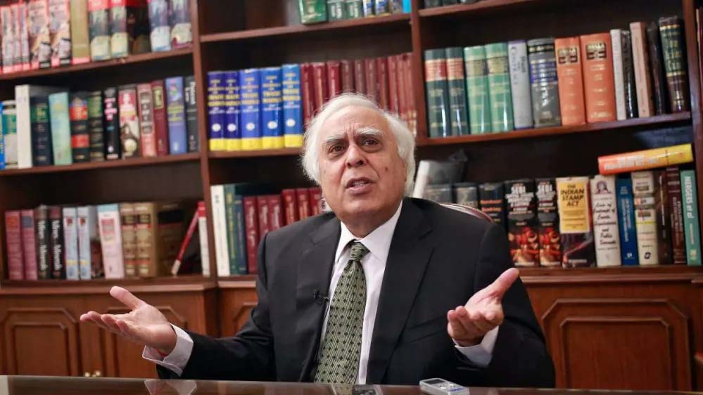 सुप्रीम कोर्ट ने सिब्बल से पूछे तीखे सवाल, CJI ने BJP CM पर हेट स्पीच विवाद पर दी नसीहत