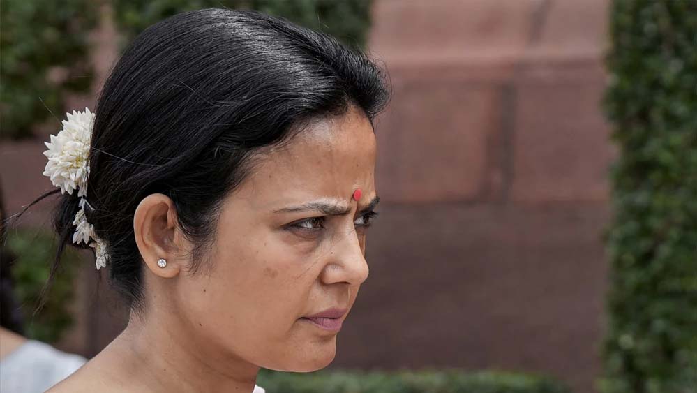 महुआ मोइत्रा का हाईकोर्ट रुख, पूर्व प्रेमी और पालतू कुत्ते को लेकर छिड़ा विवाद