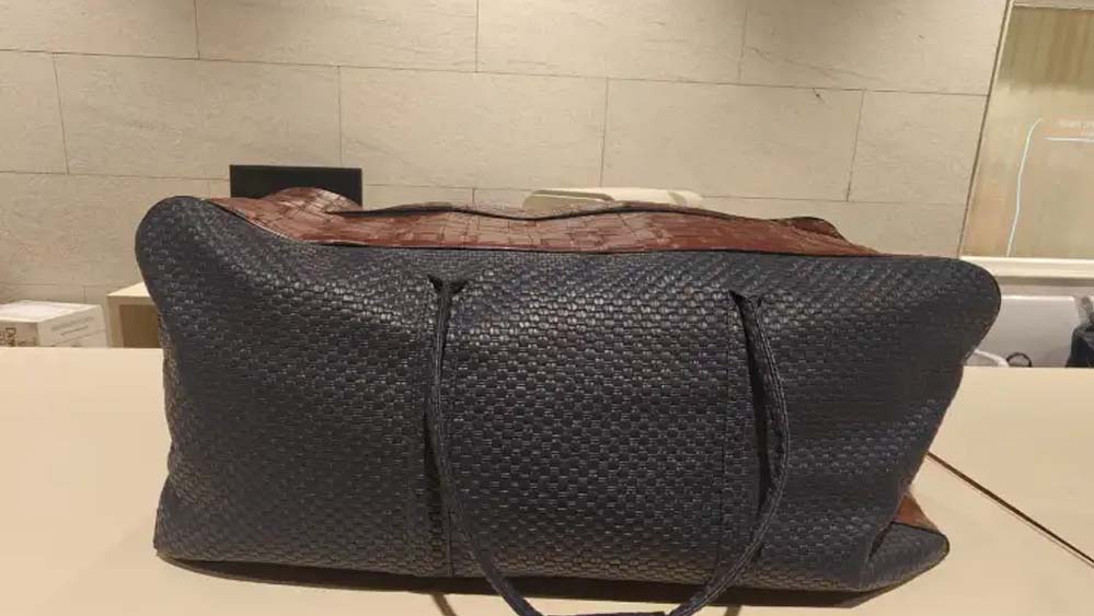 ड्रग्स तस्करी पर बड़ी सफलता, बेंगलुरु एयरपोर्ट से 4.776 किलो कोकीन बरामद, आरोपी गिरफ्तार