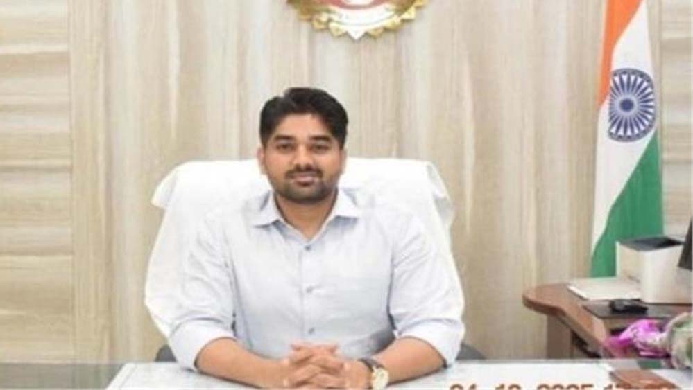 कलेक्टर की कार्रवाई से हड़कंप, तहसीलदार-नायब तहसीलदार को नोटिस, पटवारी सस्पेंड