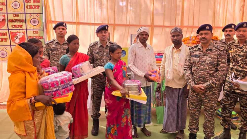 सुरक्षा के साथ संवेदनशीलता का संदेश: CRPF 65वीं बटालियन के जनविश्वास अभियान ने ग्रामीणों का जीता भरोसा