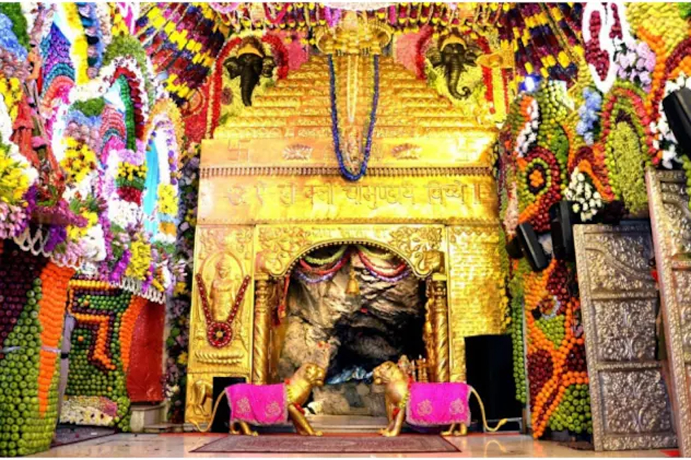 वैष्णो देवी धाम में नया नियम लागू: वीडियो रिकॉर्डिंग पर रोक, भक्त रहें सावधान