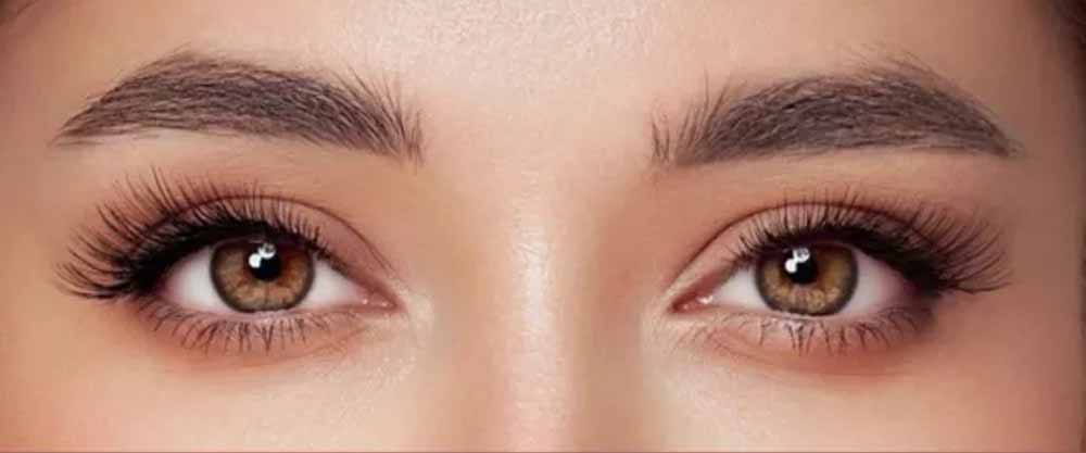 आंखों को बनाना है बड़ा और आकर्षक? बिना फिल्टर के काम करेंगी ये 5 मेकअप ट्रिक्स