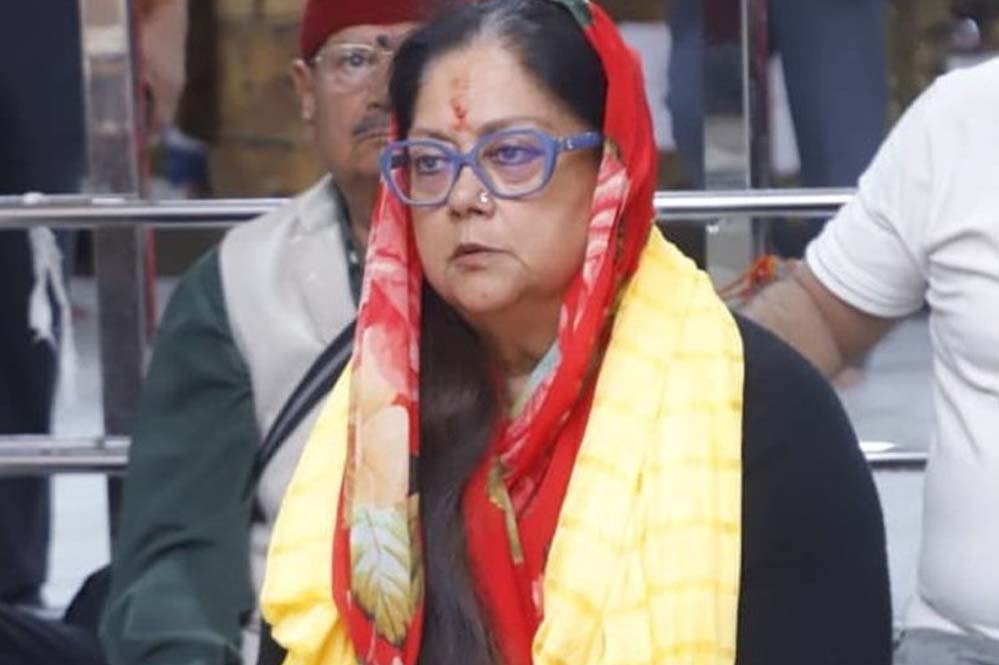 राजस्थान की पूर्व मुख्यमंत्री वसुंधरा राजे सिंधिया महाकाल मंदिर में, नंदी हाल से आशीर्वाद लिया