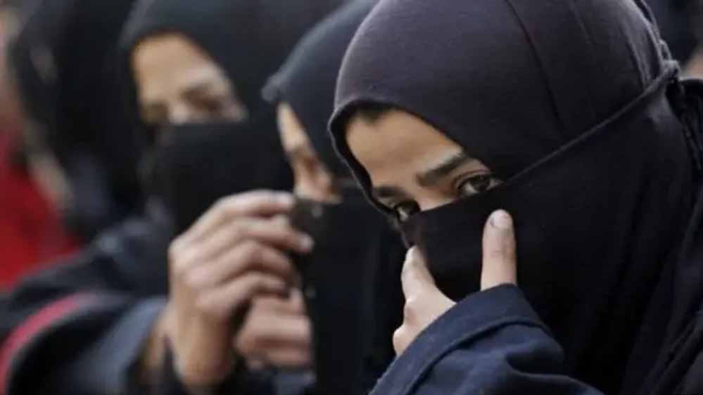 पति ने शादी में बाइक न मिलने पर तलाक दिया, हलाला का विवादास्पद बयान भी सामने आया