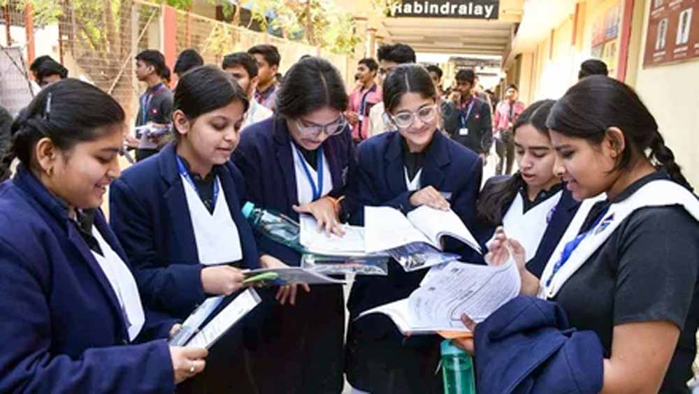 यूपी बोर्ड हाईस्कूल–इंटरमीडिएट परीक्षा कल से: समय, जरूरी दस्तावेज, वर्जित वस्तुएं और 10 नियम