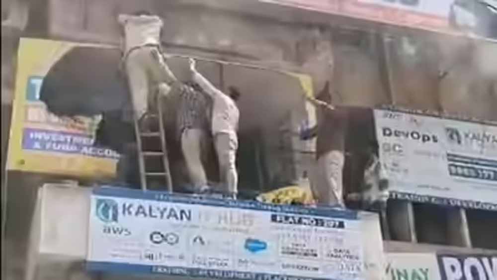 हैदराबाद: कोचिंग सेंटर में आग, 90 छात्रों की जान बचाई; वीडियो देख दहशत में लोग