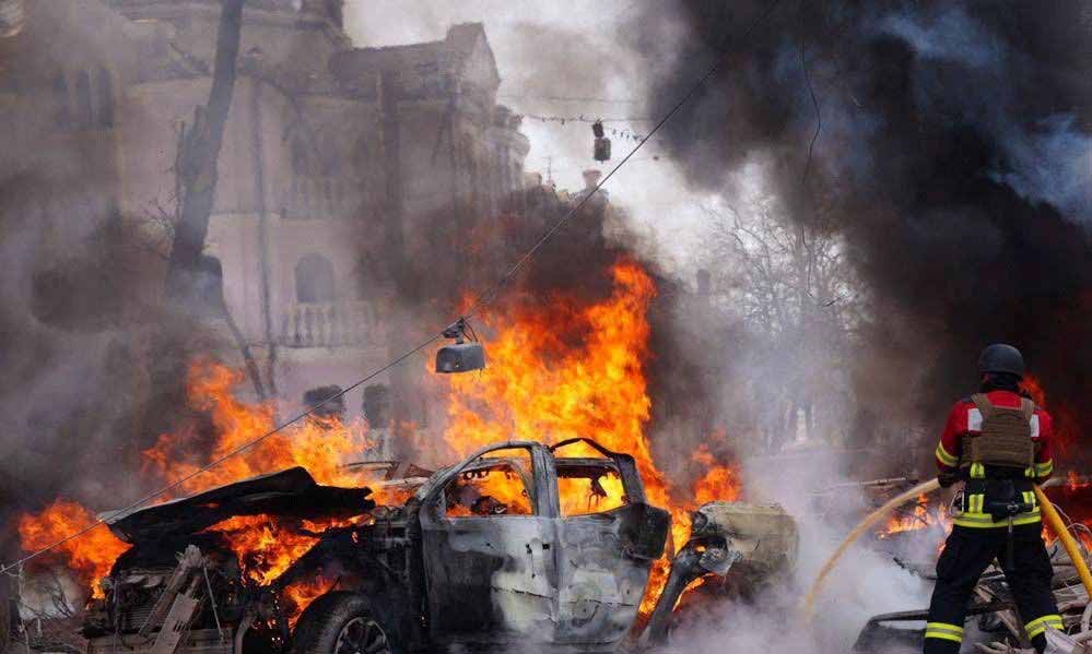 यूक्रेन में तबाही: रूस ने एक साथ 400 ड्रोन और 40 मिसाइलें दागीं, साल का सबसे खतरनाक हमला