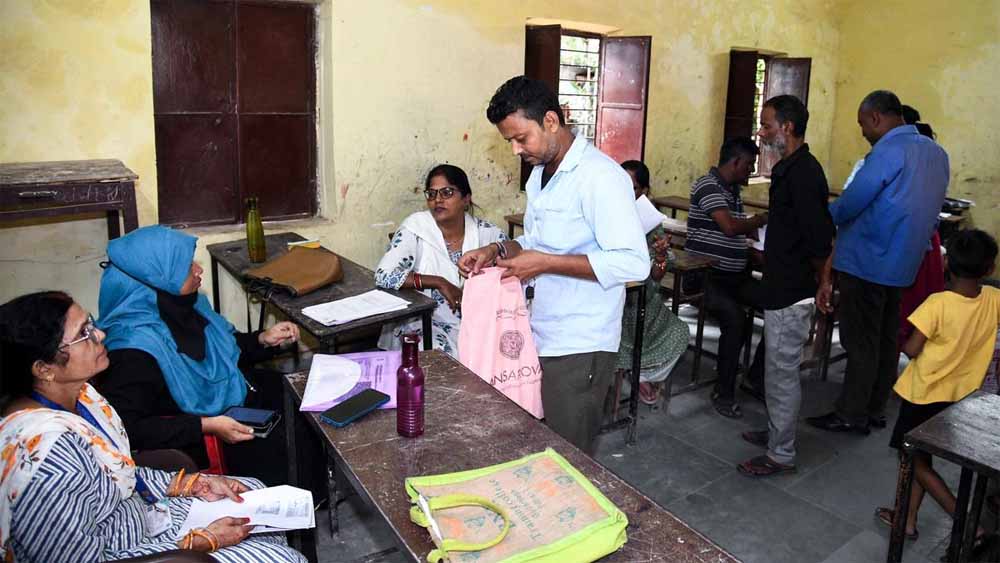 तार्किक विसंगति वाले 13 फरवरी तक कराएं सत्यापन, मतदाता सूची में विशेष गहन पुनरीक्षण जारी