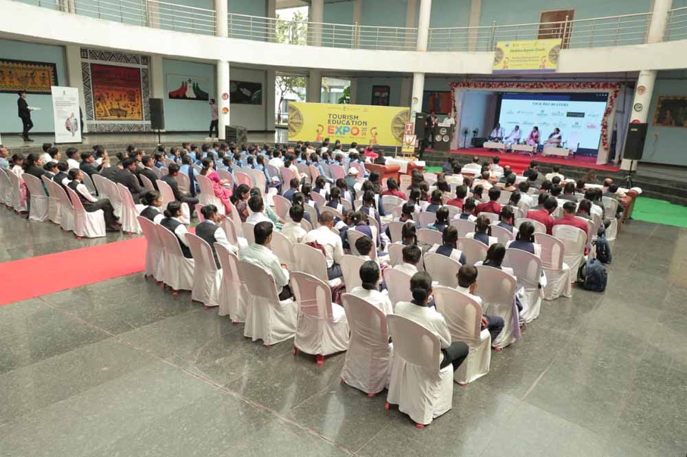 राज्य व राष्ट्रीय विजेताओं को मिला सम्मान, प्रदर्शनी और करियर मार्गदर्शन का सफल आयोजन