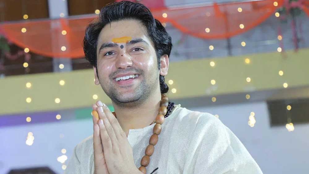 धीरेंद्र शास्त्री बोले, धर्म की रक्षा के लिए मठों से सक्रिय होना होगा, माला और भाला साथ रखना जरूरी