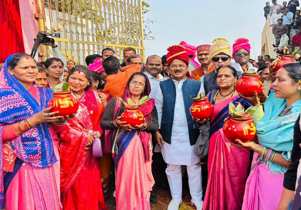 कन्या विवाह योजना के अंतर्गत कोतमा में हुआ 200 जोड़ों का सामूहिक विवाह