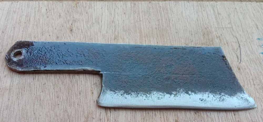 घरेलू विवाद ने लिया हिंसक रूप, पति का पत्नी पर जानलेवा हमला