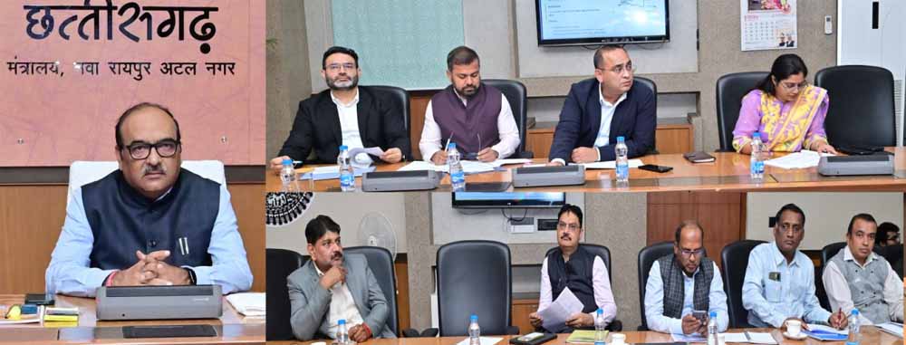 मुख्य सचिव ने रेल परियोजनाओं की समीक्षा की