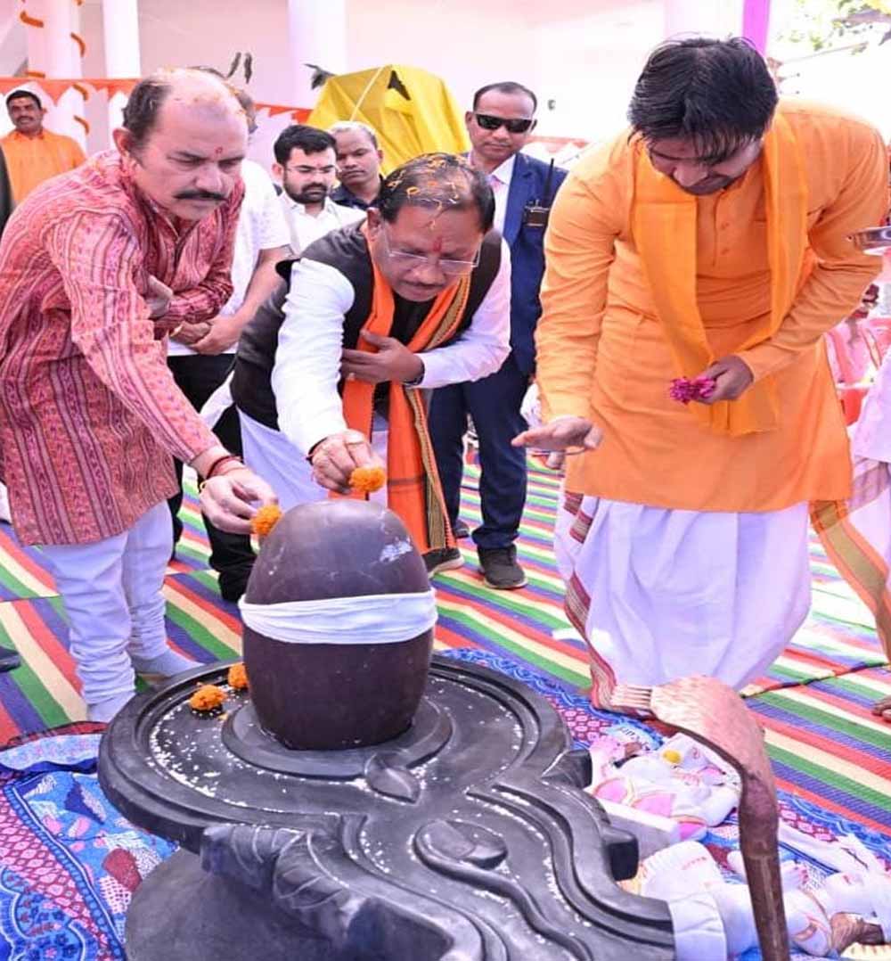 नीलकंठेश्वर धाम में भव्य प्राण-प्रतिष्ठा, मुख्यमंत्री विष्णु देव साय की गरिमामयी उपस्थिति