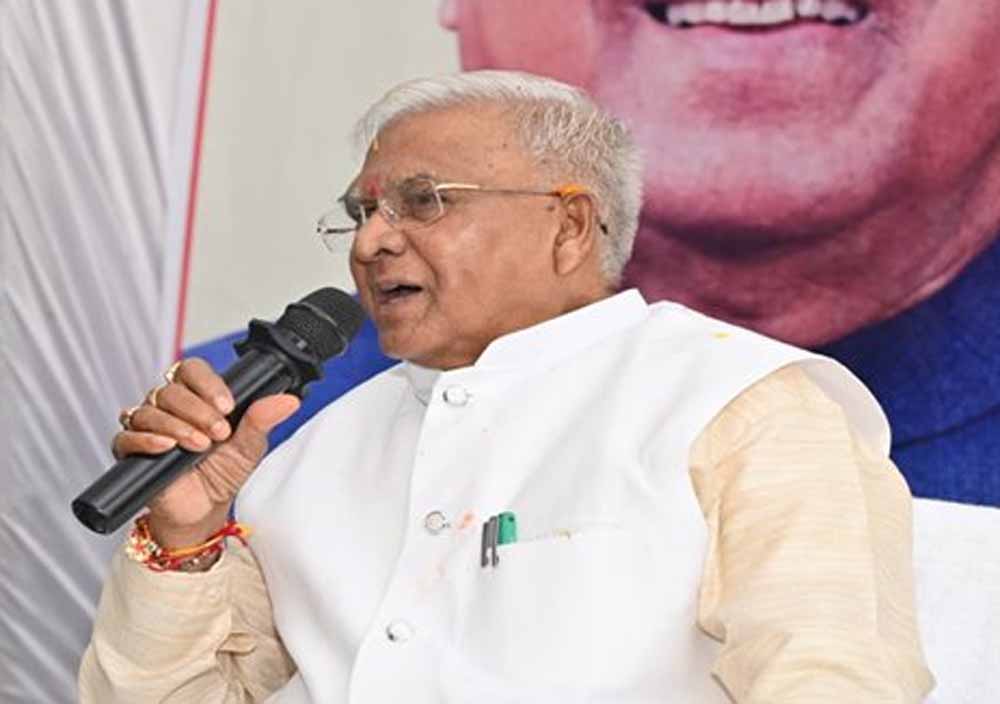 सेवा, समर्पण और संकल्प के साथ करें कार्य : राज्यपाल पटेल