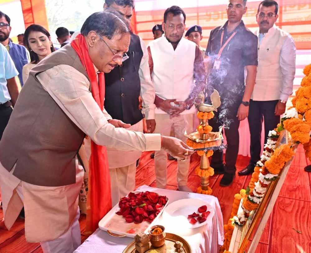 मानवता को समर्पित जन्मदिन: मुख्यमंत्री साय ने किया रक्तदान शिविर का शुभारंभ