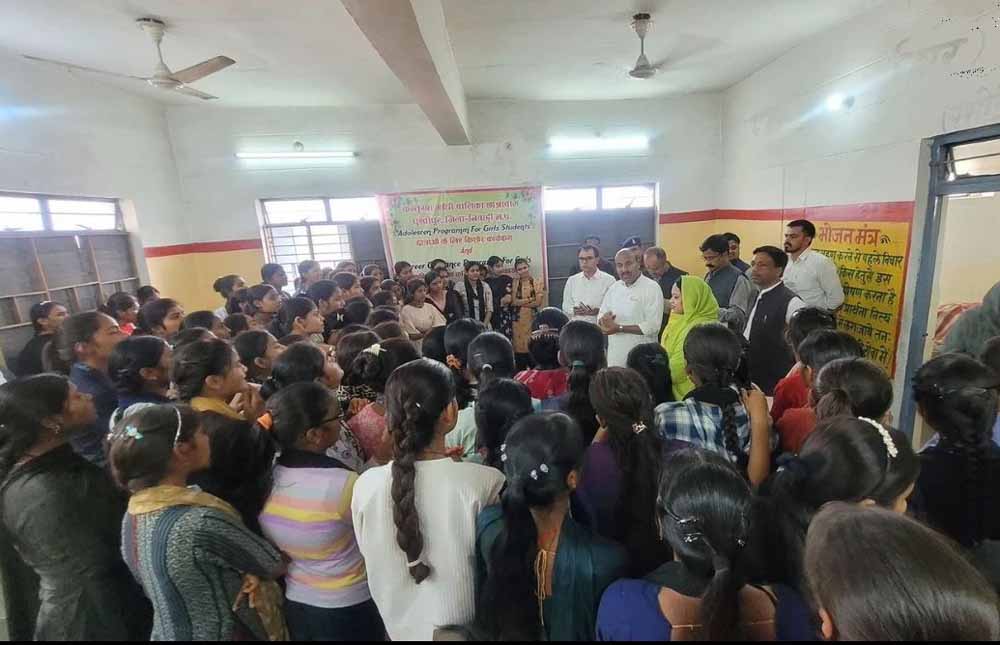 निरीक्षण में मिली लापरवाही, मंत्री का गुस्सा फूटा