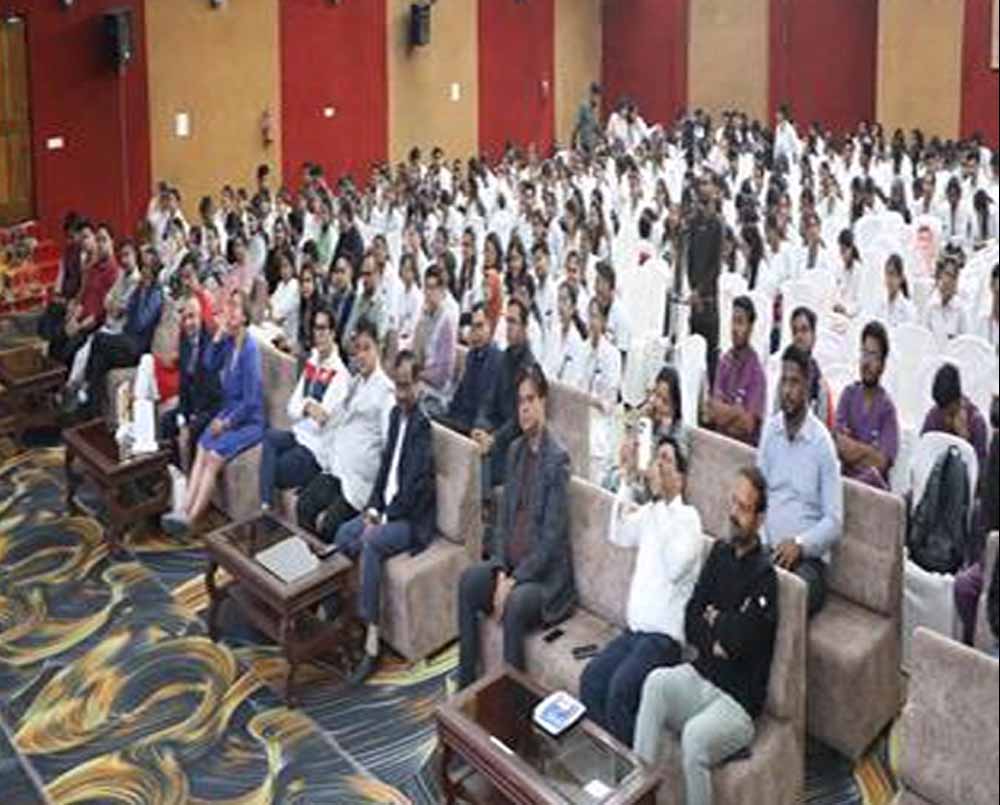 ग्लोबल प्लेटफॉर्म पर छाने को तैयार भारतीय डेंटिस्ट, स्किल और प्रशिक्षण पर उप मुख्यमंत्री का जोर