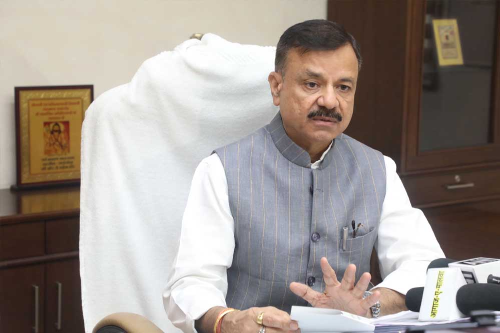 लापरवाही पर सख्ती: शिक्षा मंत्री ने कहा– 7 दिन तक गैरहाजिरी नौकरी पर पड़ेगी असर