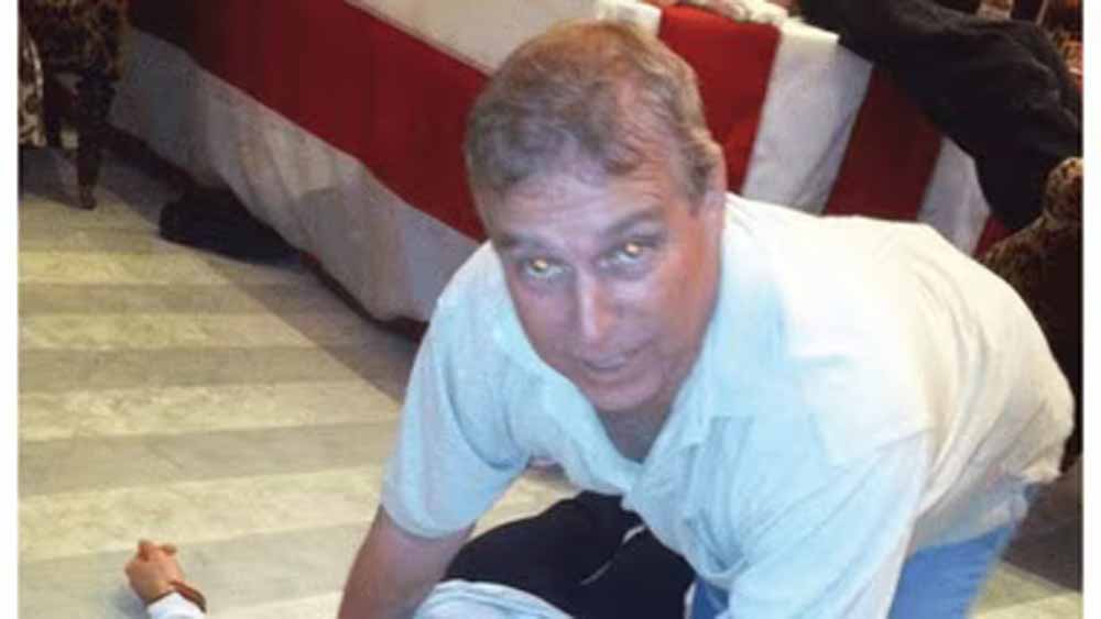 सामने आए अमेरिकी यौन अपराधी के वीडियो, कहीं डांस तो कहीं महिलाओं के पीछे दौड़ रहा जेफ्री एपस्टीन