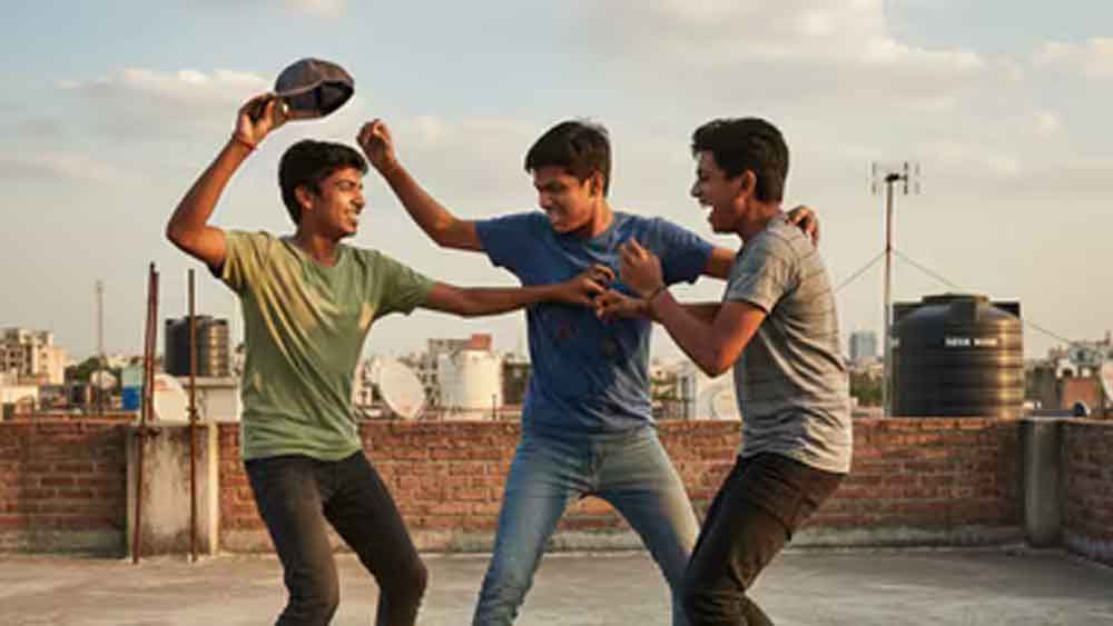 दिल्ली के रोहिणी में सनसनी: पकड़कर रखा और चाकू से किया वार, टोपी विवाद में हुई निर्मम हत्या