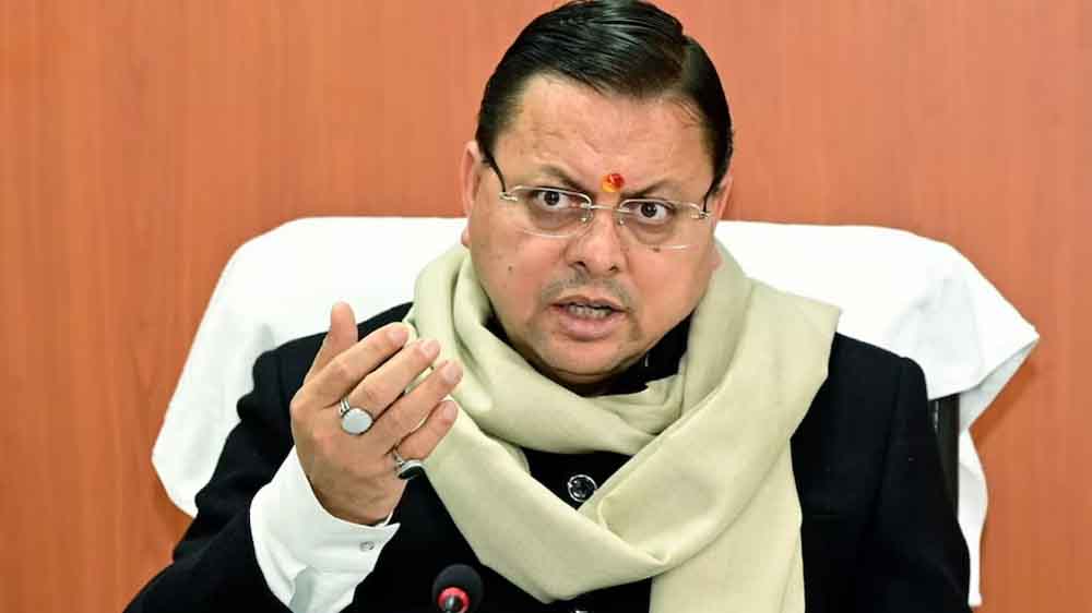 सीएम धामी ने स्कूल के बच्चों के साथ सुनी पीएम मोदी के मन की बात