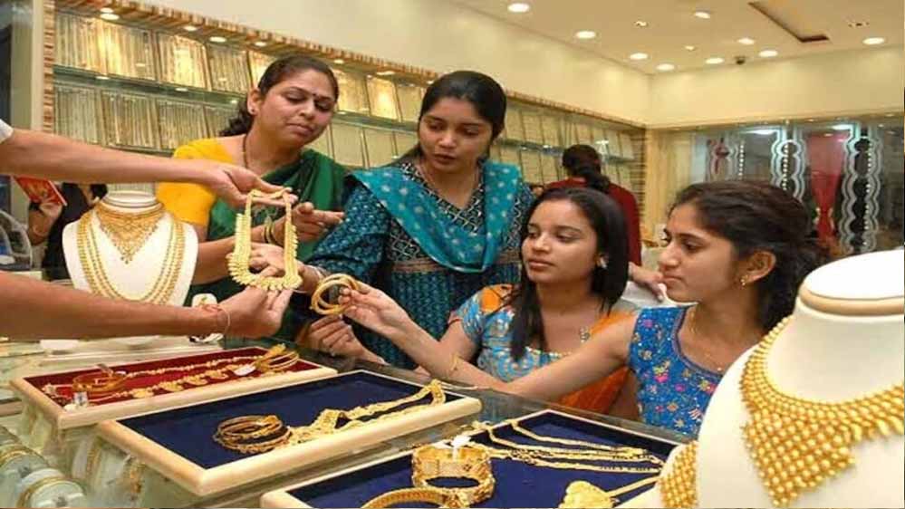 Gold-Silver Update: सोने में ₹3000 की बढ़ोतरी, चांदी ₹15558 महंगी हुई