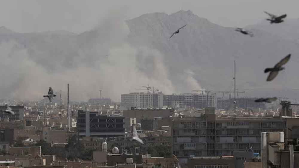 ईरान के हमलों से दहला खाड़ी क्षेत्र, बहरीन-कतर से दुबई तक अलर्ट