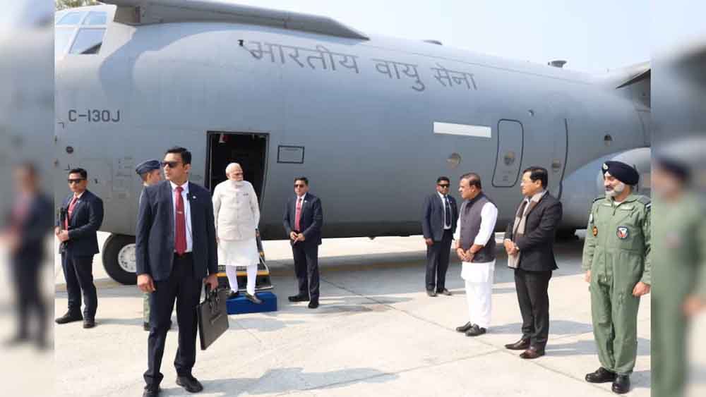 सीमा के करीब पीएम मोदी की मौजूदगी, चीन को संकेत; नई आपात लैंडिंग सुविधा शुरू