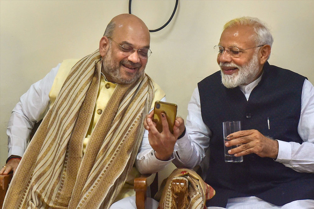 NDA को मिलेगा फायदा? शरद और सिंघवी की सीटें खाली, राज्यसभा चुनाव में नई रणनीति