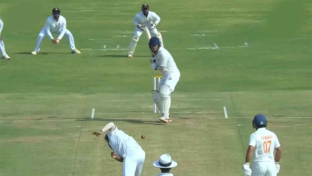 रणजी ट्रॉफी 2025-26: शुभम पुंडीर की सेंचुरी से फाइनल में बढ़त की ओर जम्मू-कश्मीर