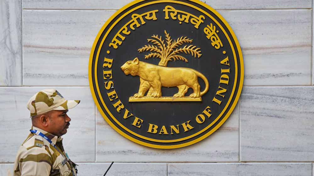 ‘अब कोई छुपे हुए चार्ज नहीं…’ RBI ने बैकों को दी सख्त हिदायत, ऐप से हटाएं फंसाने वाली ट्रिक्स
