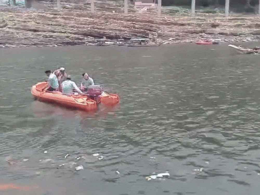 महाशिवरात्रि पर बड़ा हादसा: नर्मदा नदी में डूबा 15 वर्षीय ओम, बचाव अभियान तेज