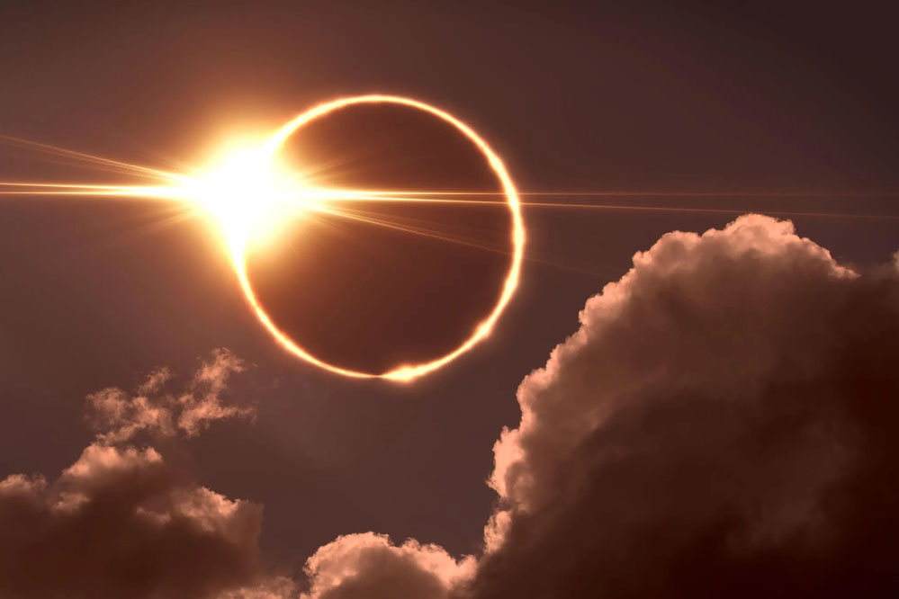 वलयाकार सूर्य ग्रहण 17 फरवरी को, ग्रहों की चाल से इन राशियों पर पड़ेगा भारी असर