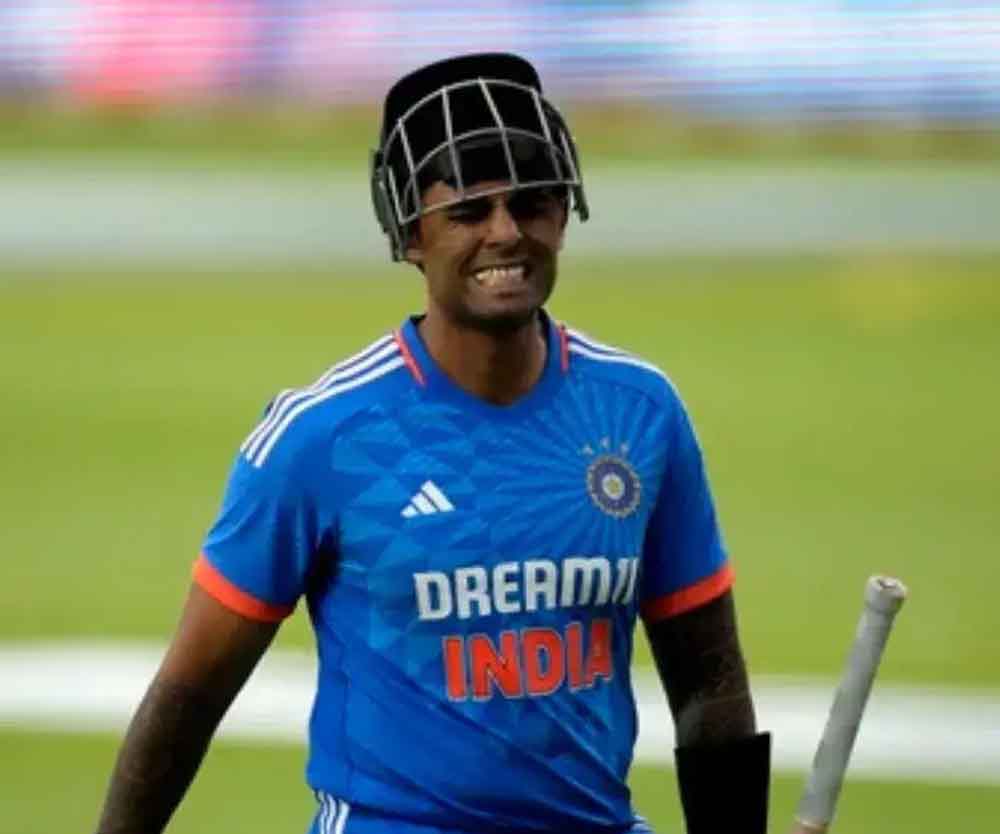मैदान के बाहर कप्तानी का अंदाज़: सूर्यकुमार का पेसर से वादा, नंबर 8 पर बैटिंग का वीडियो वायरल