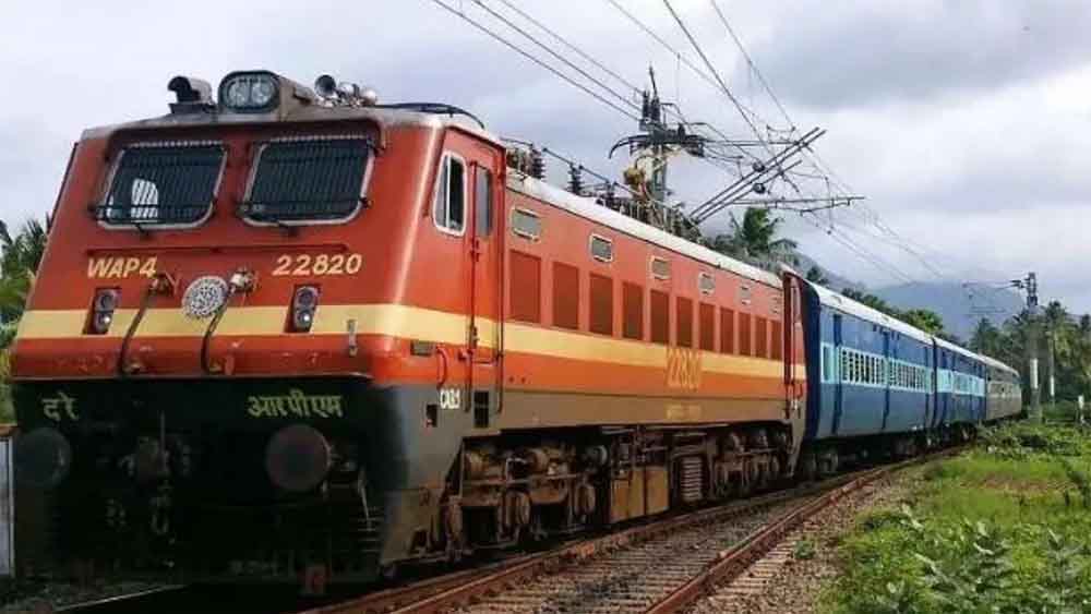 होली स्पेशल ट्रेनें शुरू: रेलवे ने यात्रियों को राहत देने के लिए चलाईं 30 अतिरिक्त सेवाएं