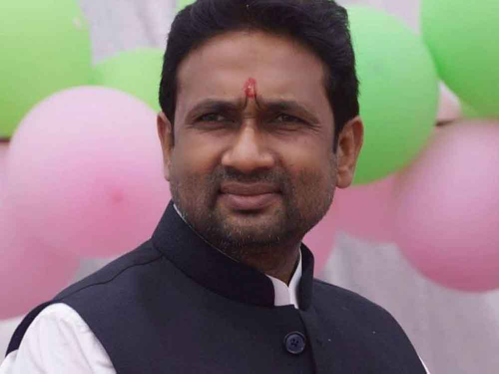 लखनऊ-बलिया में बड़ी कार्रवाई: उमाशंकर सिंह के ठिकानों पर आयकर विभाग का छापा