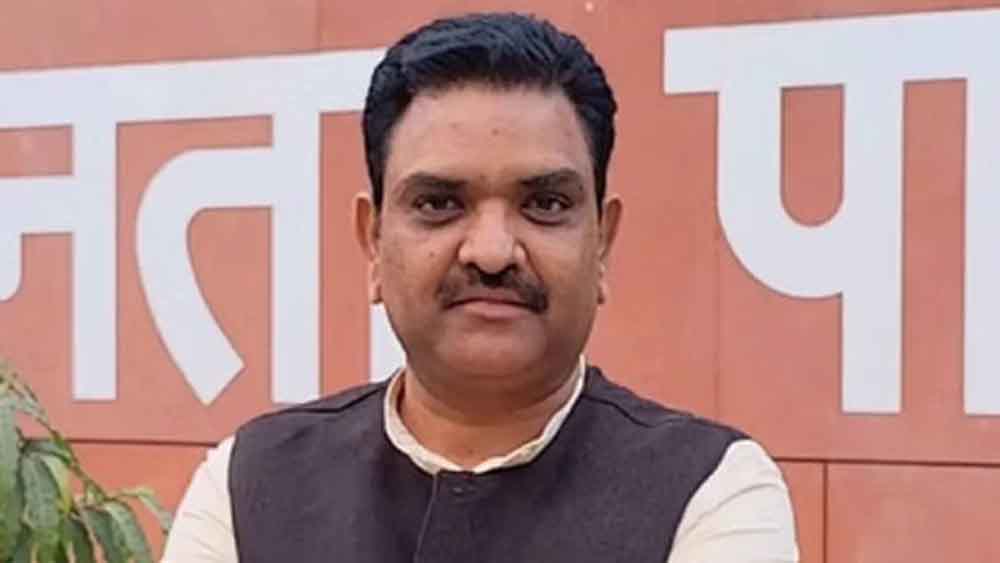 यूपी प्रशासन में सख्ती: अफसर 10 मिनट में कॉल न उठाएं तो होगी कार्रवाई